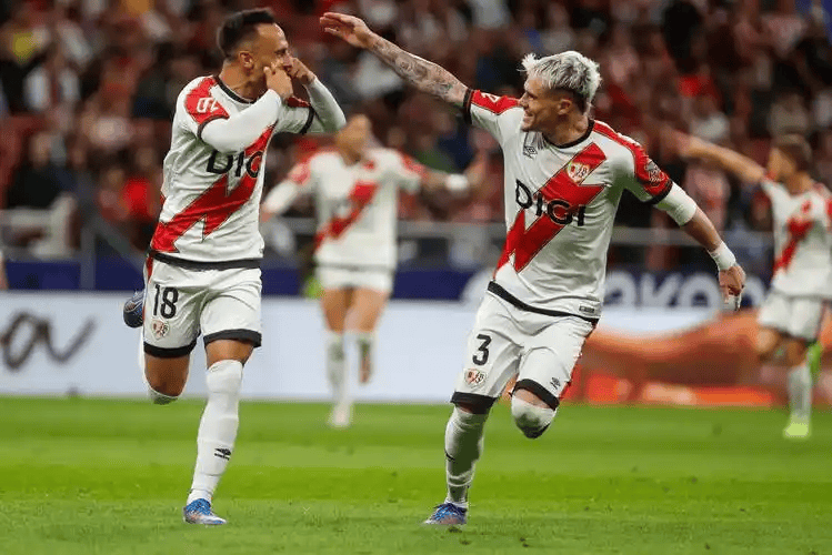 西甲焦点战:巴列卡诺VS毕尔巴鄂,保级与欧战的生死博弈