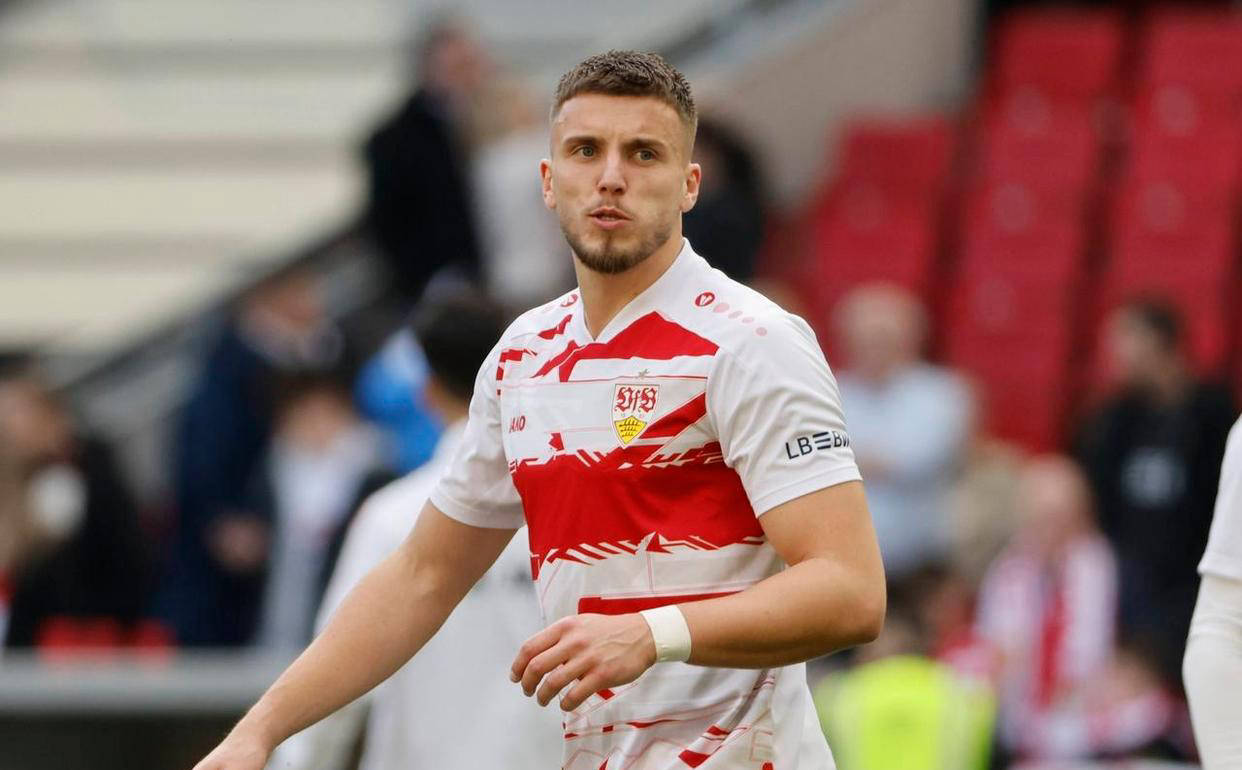 25岁德国悍将双响炮助斯图加特4-0大胜沃尔夫斯堡,逼近德甲前二